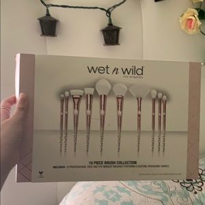 Wet n wild makeup brushes